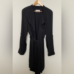 Aritzia Babaton flowy trench coat